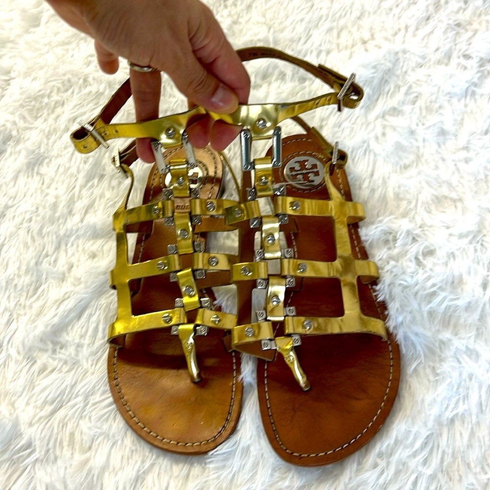 Tory Burch Women’s gold lame gladiators Sz 7